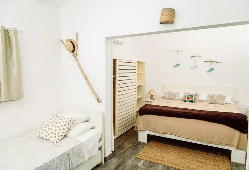 سوییت با چشم‌انداز استخر, Beach Hotel Casa Nina