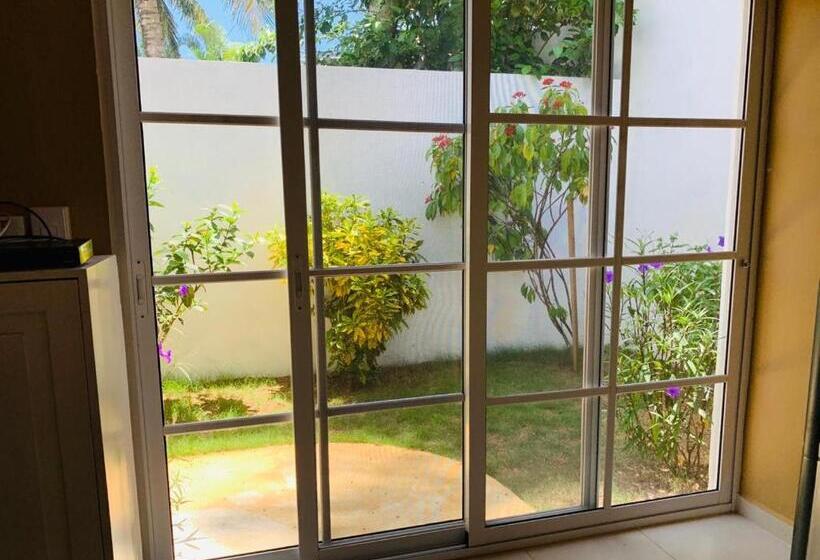 آپارتمان 1 خوابه همکف, Beach Hotel Casa Nina