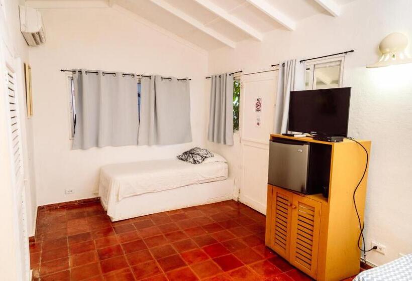 اتاق خانوادگی, Beach Hotel Casa Nina