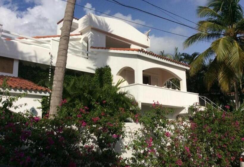 اتاق استاندارد سه تخته با چشمانداز باغ, Caraibidamari