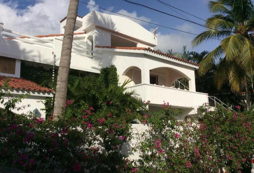 اتاق استاندارد سه تخته با چشمانداز باغ, Caraibidamari