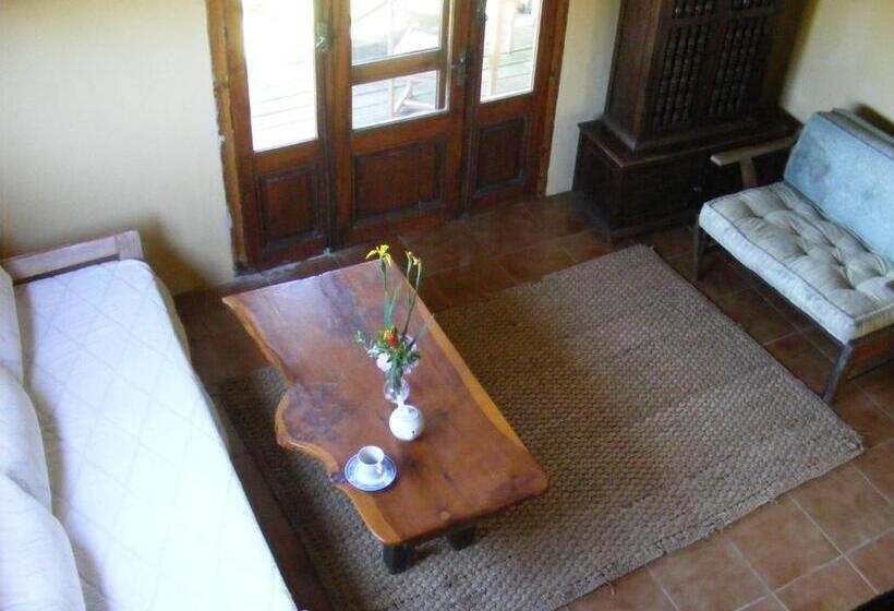 Standard studio with lake view, Hale Lau