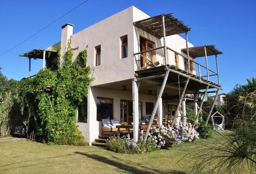 스탠다드 트리플 룸, Hale Lau