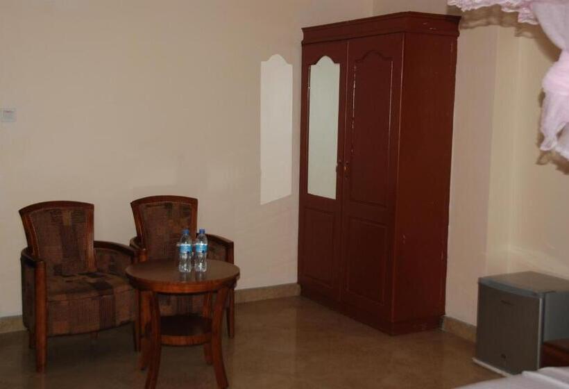 اتاق لوکس, Silver Paradise