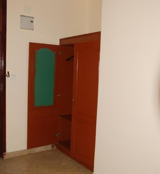 اتاق لوکس, Silver Paradise