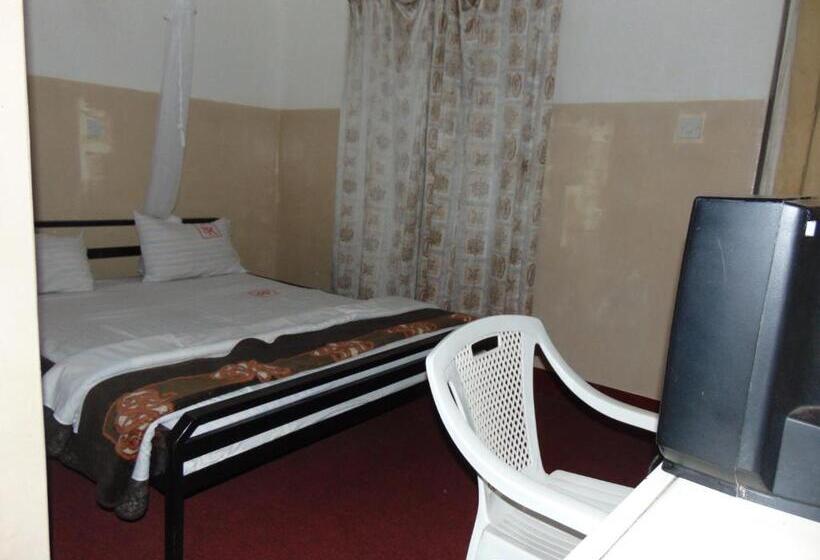 اتاق اکونومی, Brisk Hotel Triangle