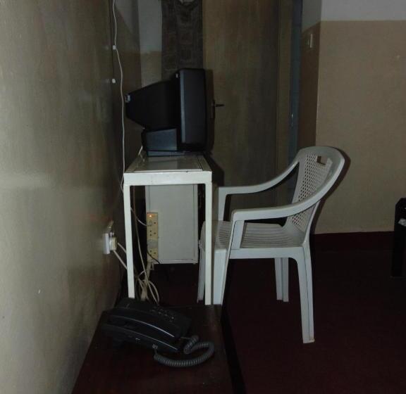 اتاق اکونومی, Brisk Hotel Triangle
