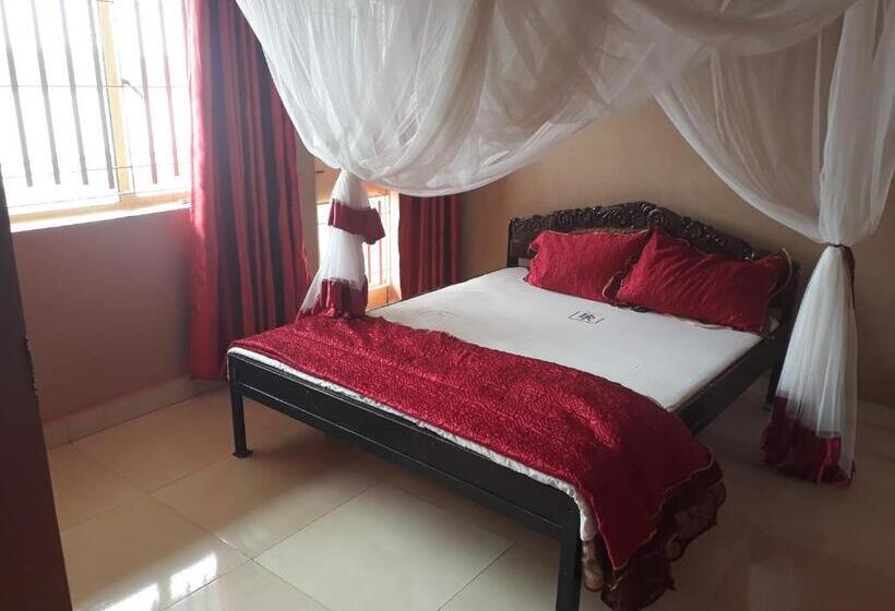 اتاق استاندارد سه نفره, Brisk Hotel Triangle