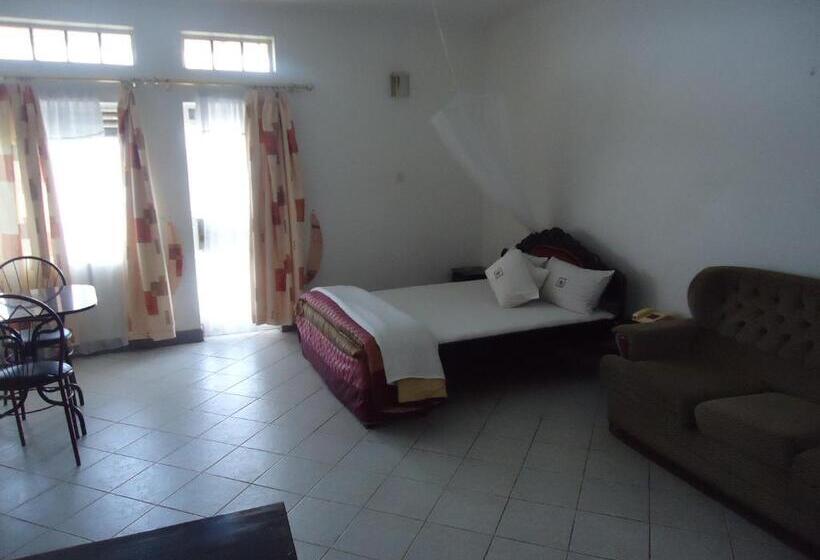 سوئیت با تخت بزرگ, Brisk Hotel Triangle