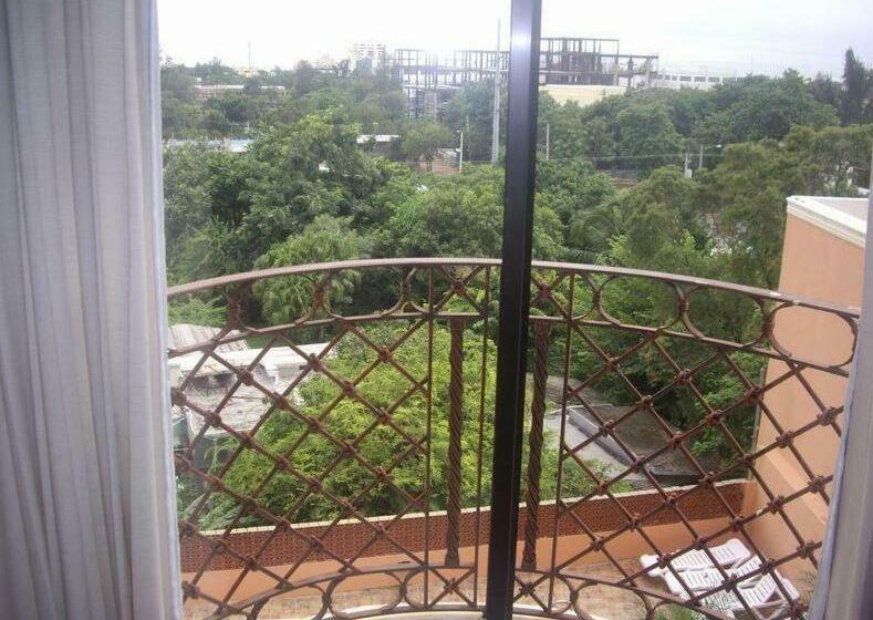 سوییت, Drake Bolivar Santo Domingo