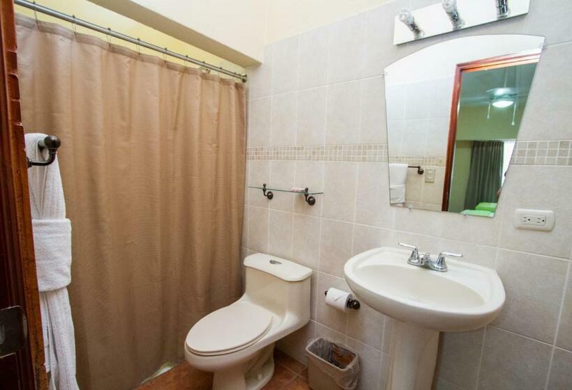 اتاق استاندارد سه نفره, Colibri