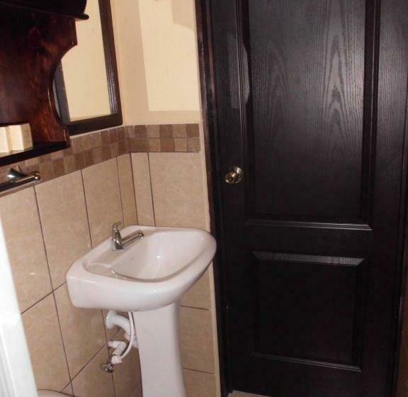 اتاق خانوادگی, Crysol Center