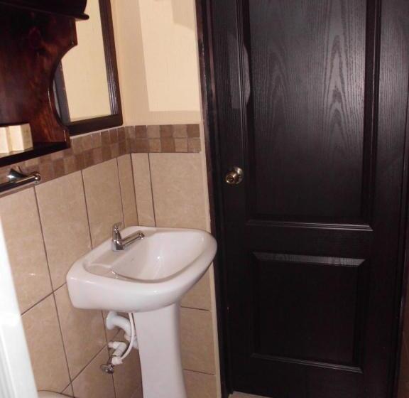 اتاق لوکس, Crysol Center