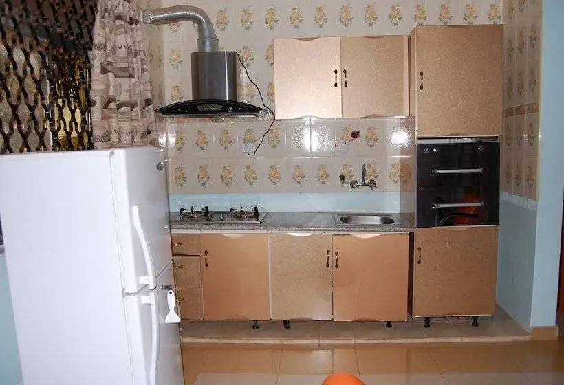 اتاق خانوادگی, Kakanyero