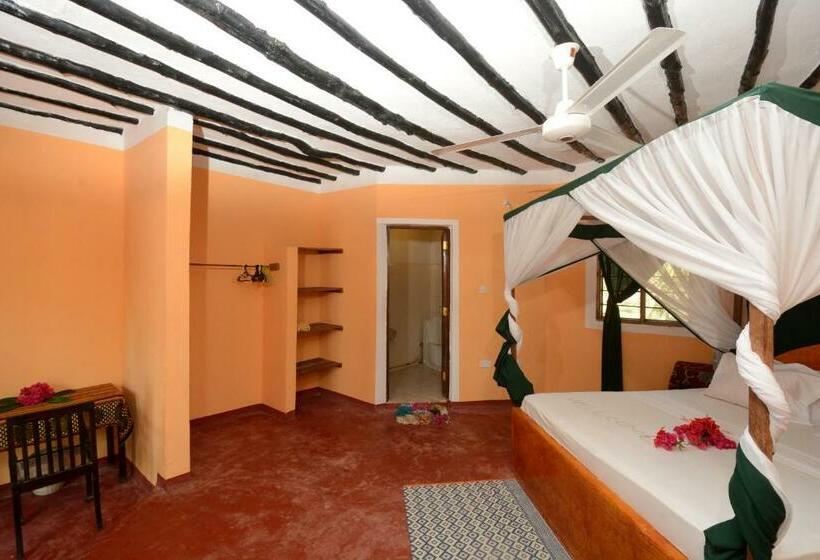 חדר לארבעה סטנדרטי עם נוף לגינה, Kaure Sand Beach Lodge