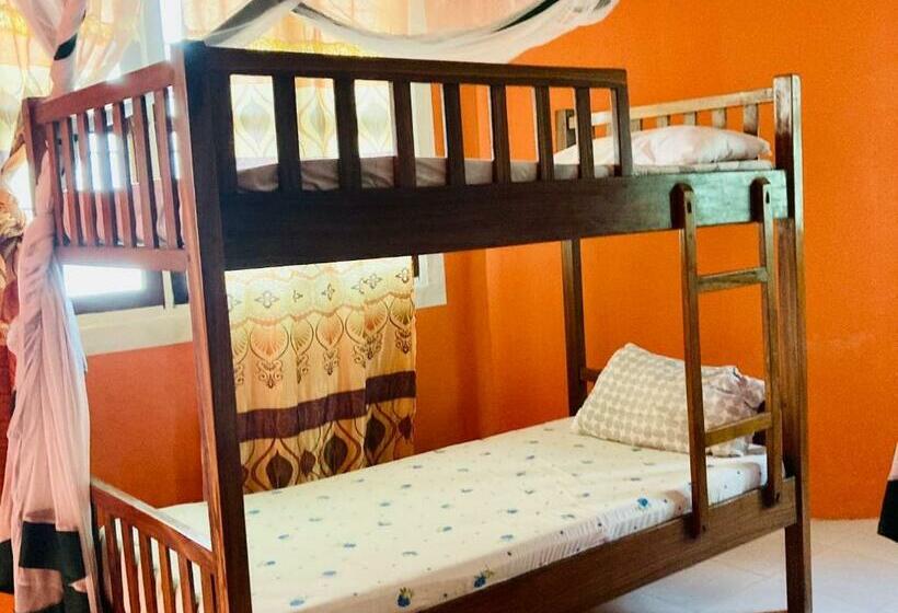 חדר לארבעה סטנדרטי עם נוף לגינה, Kaure Sand Beach Lodge