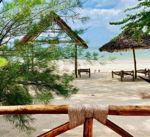 غرفة ديلوكس مطلّة علي البحر, Kaure Sand Beach Lodge