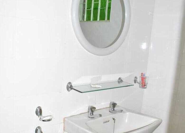 اتاق استاندارد, Little Woods Inn