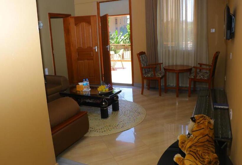 سوئیت با بالکن, Lush Garden