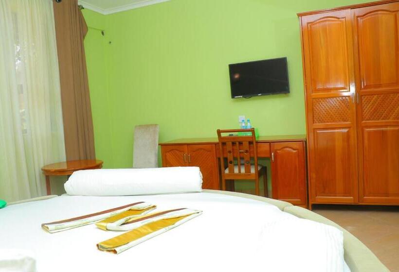 سوییت اجرایی, Lush Garden