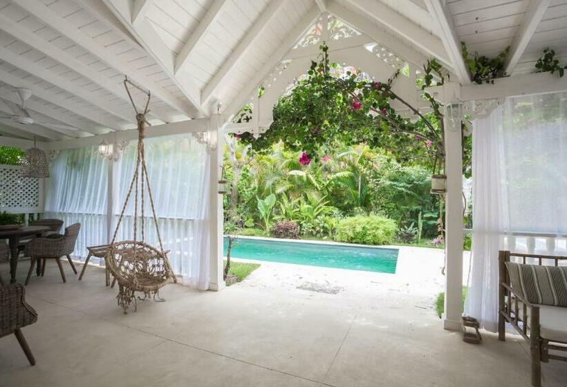 ویلای یک اتاق خوابه با استخر شنا, Mahona Boutique