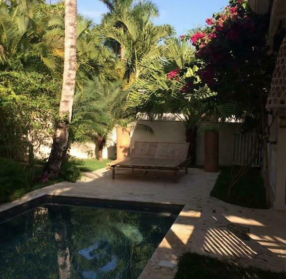 ویلای یک اتاق خوابه با استخر شنا, Mahona Boutique