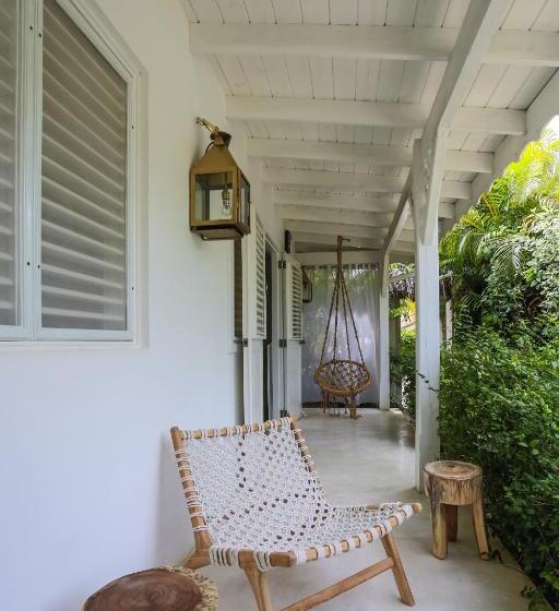 اتاق سوپریور سه تخته, Mahona Boutique