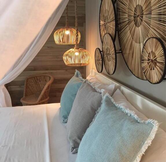 اتاق سوپریور سه تخته, Mahona Boutique