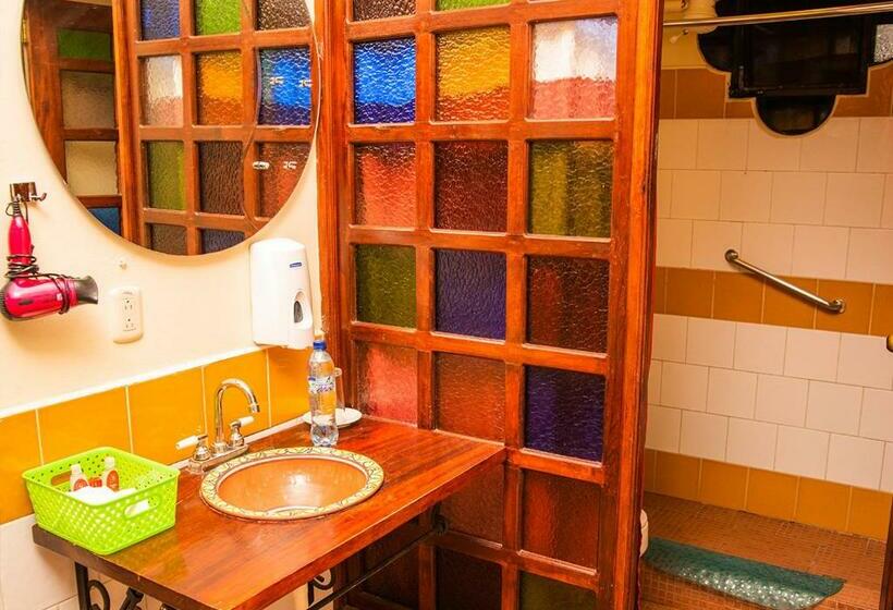 سوییت, Mansión Los Guichos