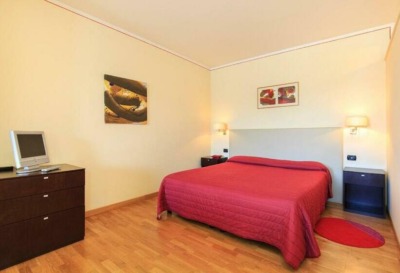 Suite with lake view, Residence La Luna Nel Porto