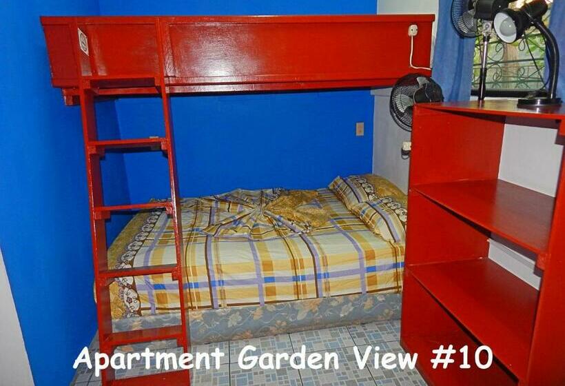 דירת חדר נוף לגינה, Rositas