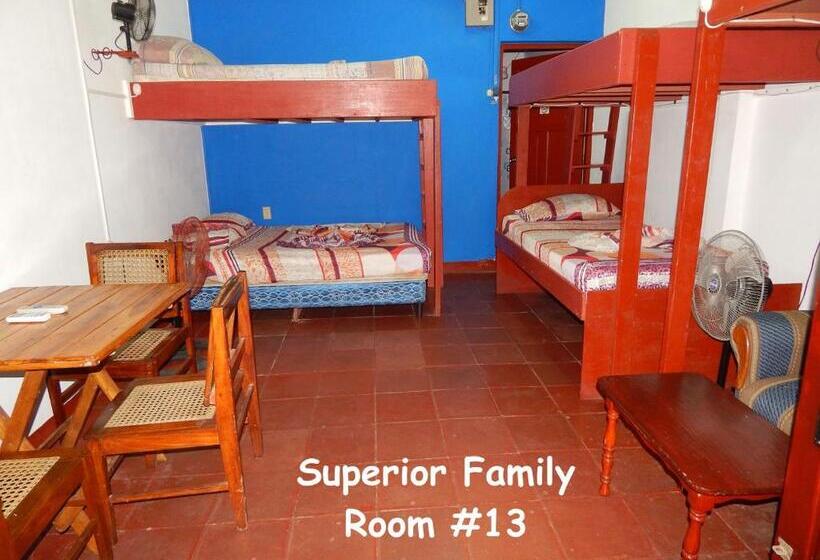 חדר משפתחתי סופריור, Rositas