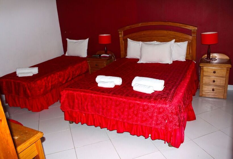 اتاق استاندارد, Ross Char