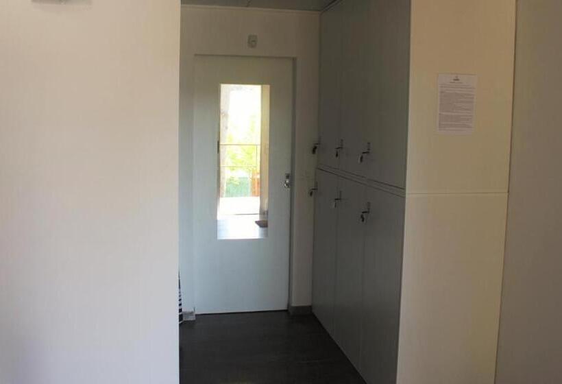 מיטה בחדר משותף, Undarius