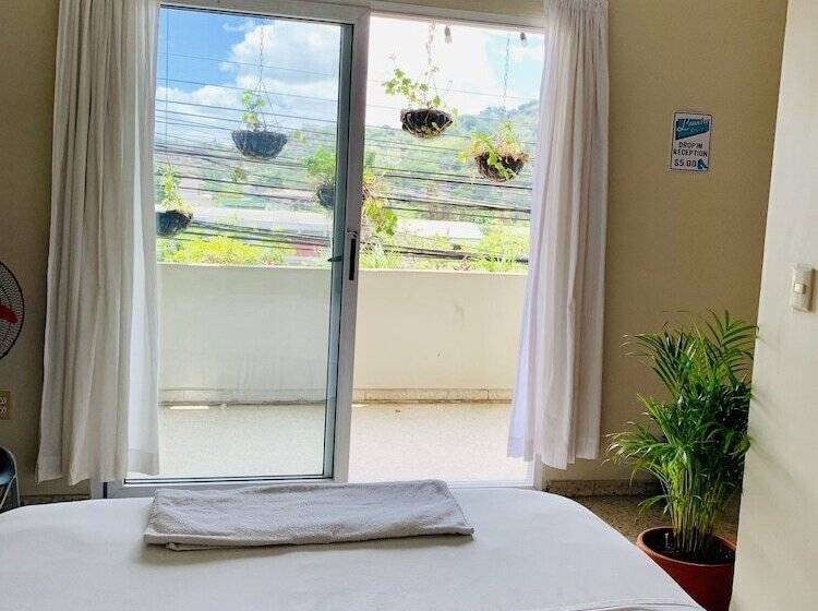 اتاق استاندارد, Palmira Hostel