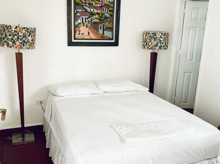 اتاق استاندارد, Palmira Hostel