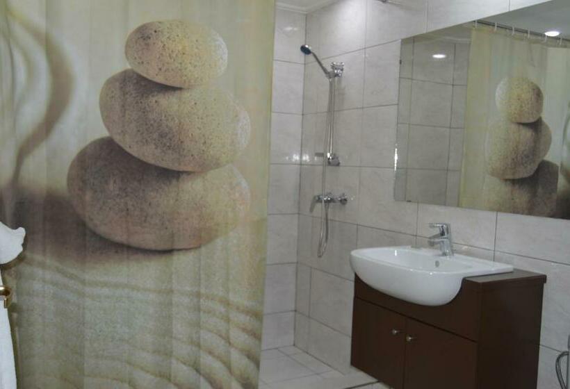 اتاق استاندارد سه نفره, The Golden Truly Hotel & Casino