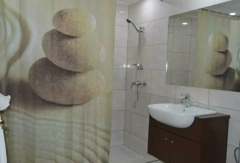 اتاق استاندارد سه نفره, The Golden Truly Hotel & Casino