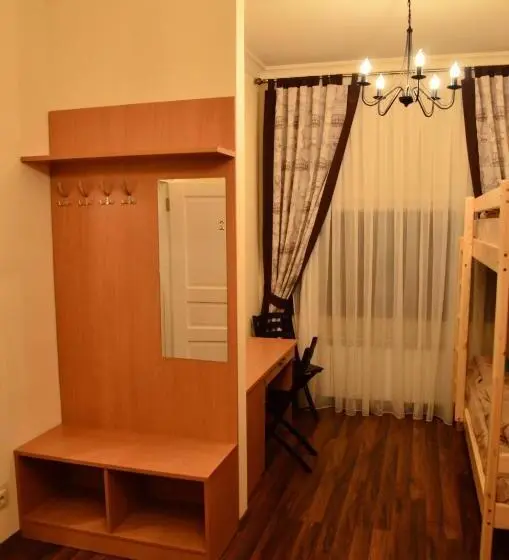 اتاق استاندارد چهار تخته, Belokorichi