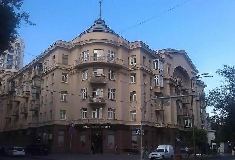 اتاق استاندارد سه نفره, Belokorichi