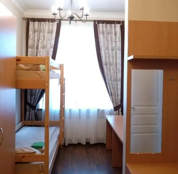 اتاق استاندارد سه نفره, Belokorichi