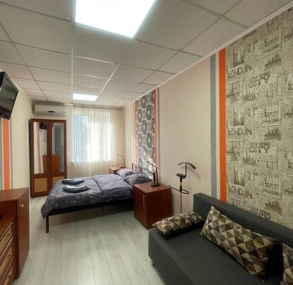 Standard Neljän Hengen Huone, Uneed Rooms Sakvoiaj