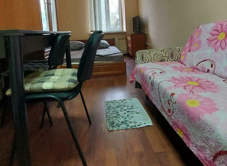 Standard Neljän Hengen Huone, Uneed Rooms Sakvoiaj