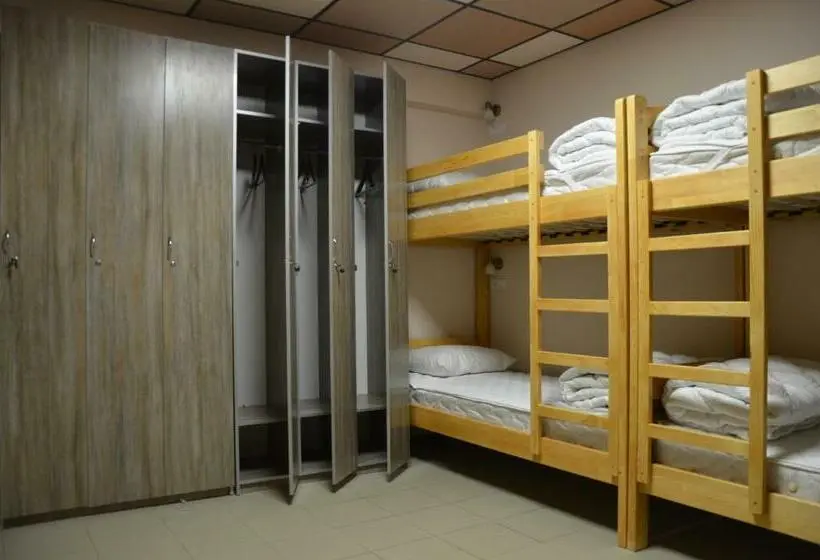 تختخواب در اتاق مشترک, Hostel Vshokoladi