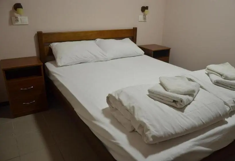 اتاق اکونومی, Hostel Vshokoladi