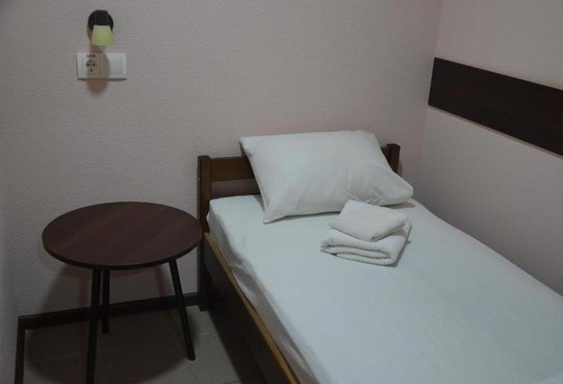 Standard Yhden Hengen Huone, Hostel Vshokoladi