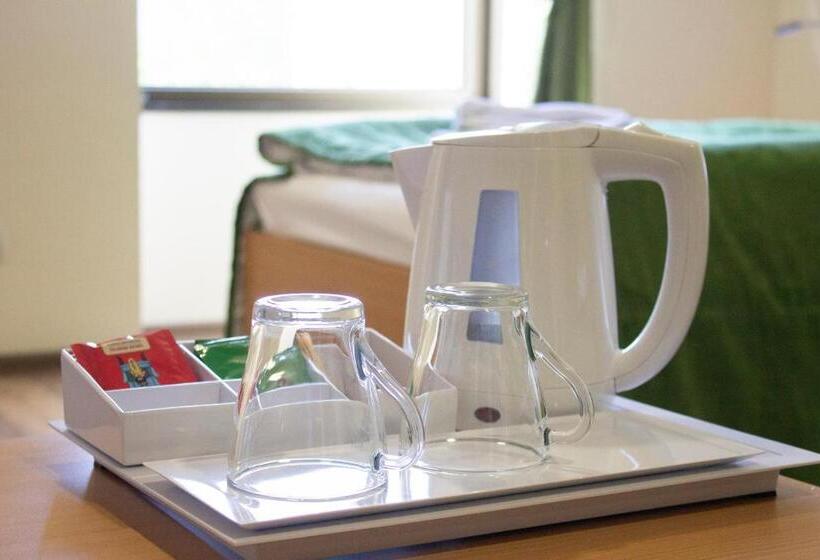 اتاق خانوادگی, 7 Days City