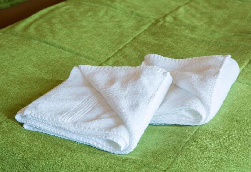 اتاق خانوادگی, 7 Days City