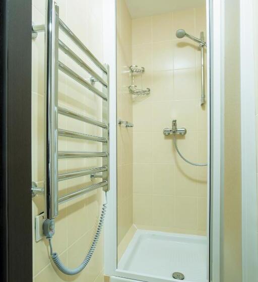 اتاق خانوادگی, 7 Days City