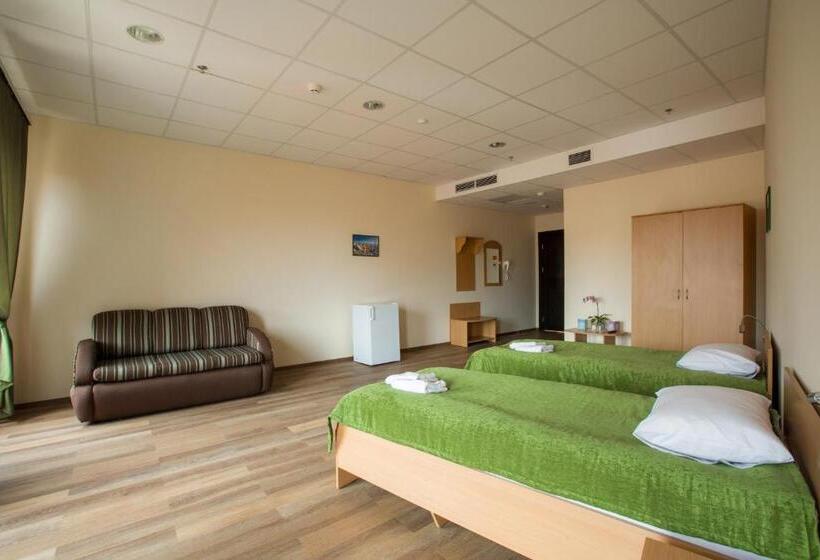 اتاق خانوادگی, 7 Days City